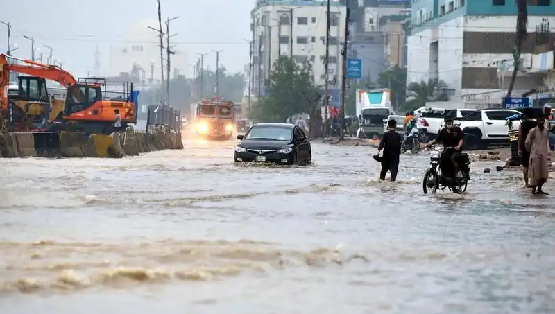 Pakistan’da Muson Yağmurları Felaketi: 785 Can Aldı, Kriz Derinleşiyor!