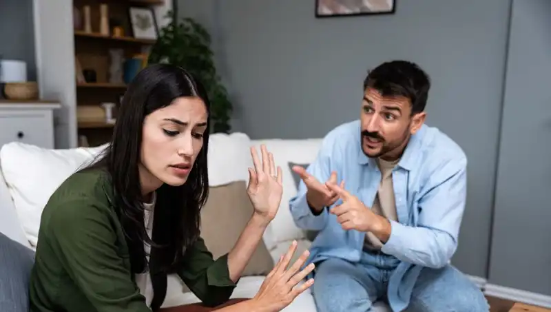 Evlilikte Kriz Yaratan 4 Yıkıcı Davranış ve Çözümleri