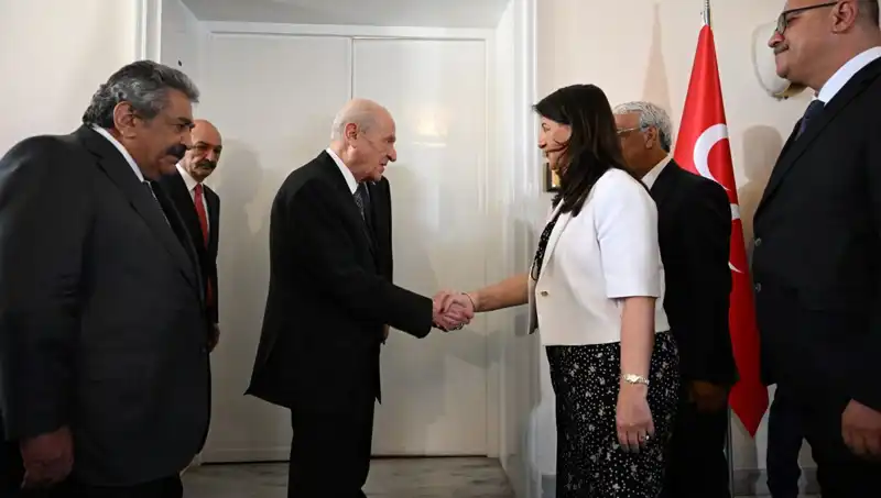 Bahçeli, Dış Politika ve Ekonomi Üzerine DEM Parti Heyetiyle Görüştü