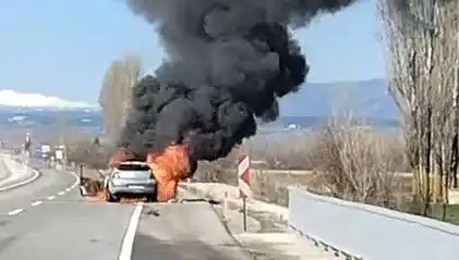 Kütahya'da Seyir Halindeki Otomobil Aniden Alev Alev Yandı!