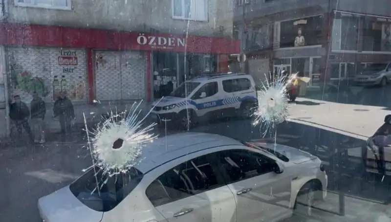 Bursa'da Kıraathaneye Silahlı Saldırı: Sırlarıyla Dolu Bir Gece