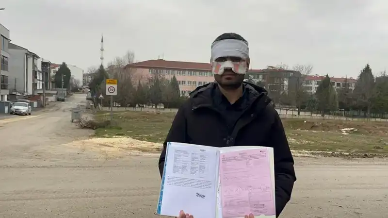 Öğretmenden Şok Edici Hareket: Yüzüne Sıcak Çay Fırlattı!