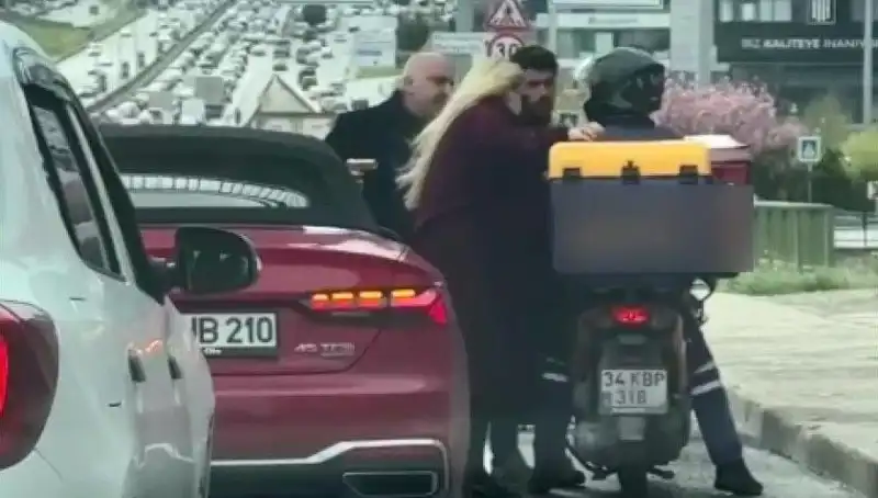 D-100'de Korku Dolu Anlar: Motokurye Tartışmasında Silah Kullanıldı