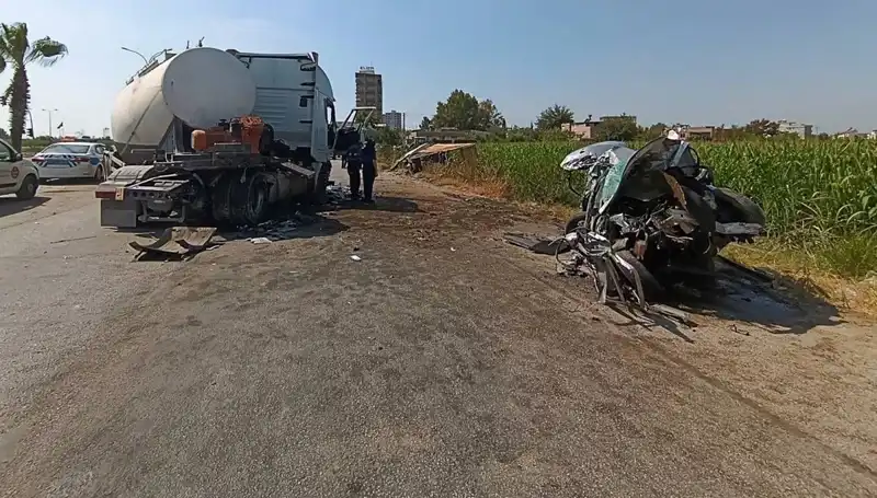 Adana’da Tanker ile Otomobilin Çarpıştığı Kaza Kan Dondurdu!