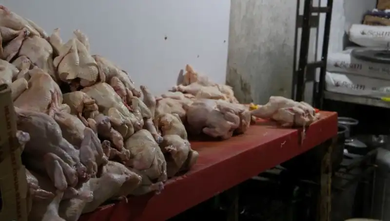 Döner İmalathanesinde Şok Edici Görüntüler: Hijyen Kuralları Hiç Yok mu?