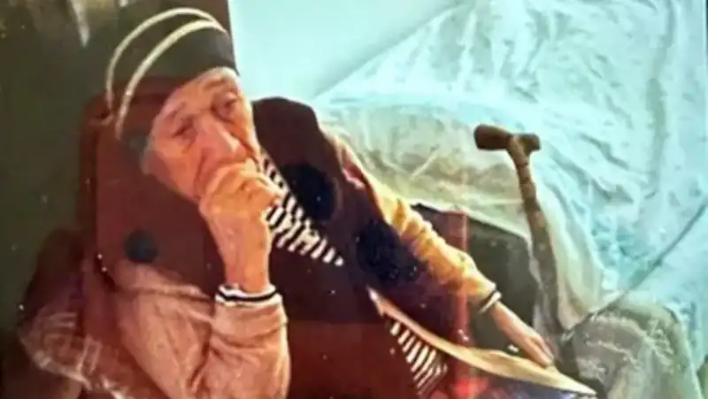 Kan Donduran Cinayet: Torun, Anneannesini Bastonla Katletti!