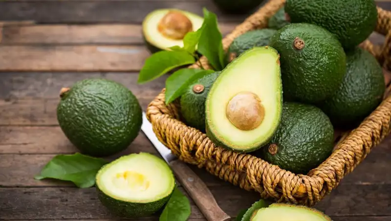 Avokado Tüketimi: Sağlık Faydaları mı, Zararları mı?