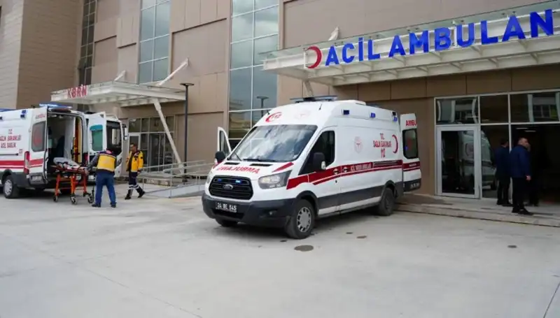 Erzincan'da Korkunç Kaza: Bir Kişi Hayatını Kaybetti, Üç Yaralı Var