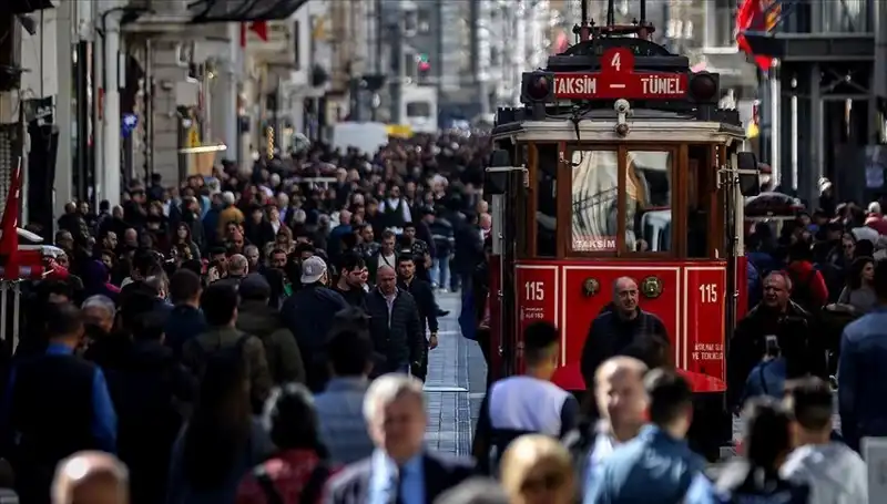 Türkiye'nin Nüfusu Rekor Seviyeye Ulaştı: Gelecek İçin Ne Anlama Geliyor?