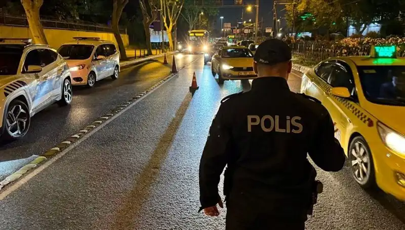 İstanbul'da Huzur Operasyonu: 1.500 Kişi Gözaltına Alındı!