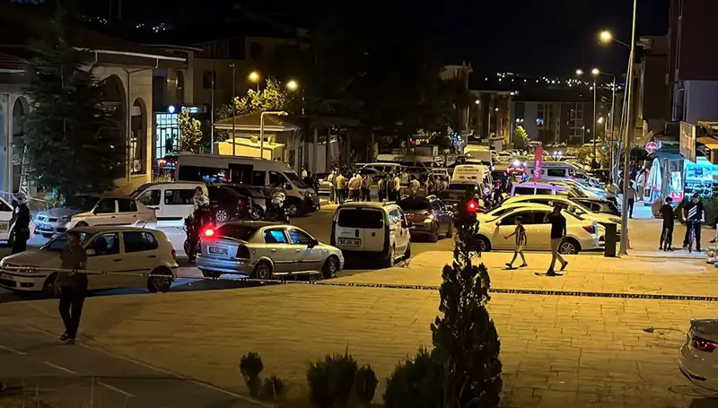 İki Ailenin Kavgasında Kan Aktı: 1’i Ağır 3 Yaralı