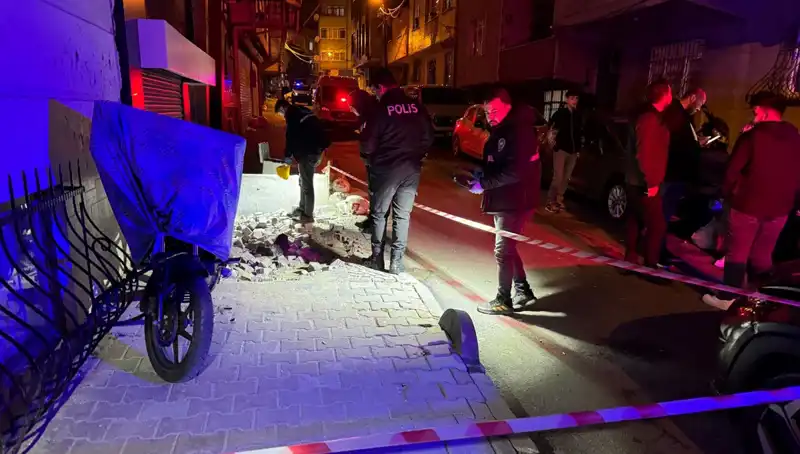 Küçükçekmece'de Plakasız Motosikletle Saldırı: Olay Anında Yaşananlar