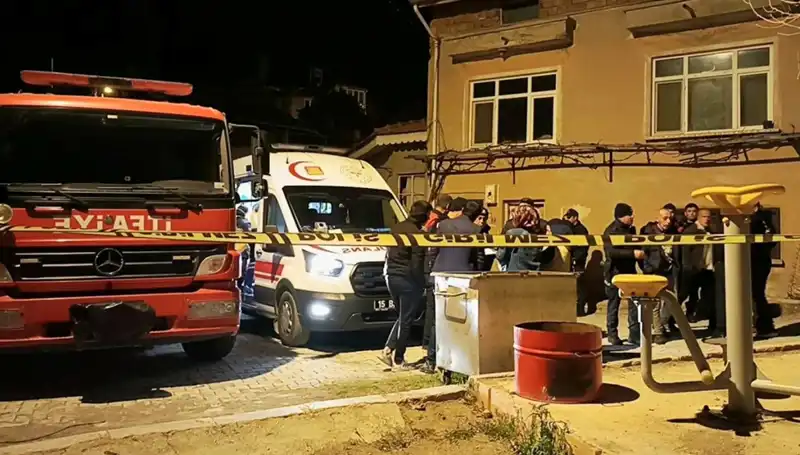 Yaşlı Adamın Yanmış Bedeni, Gizemli Bir Olayın Perde Arkasını Aralıyor