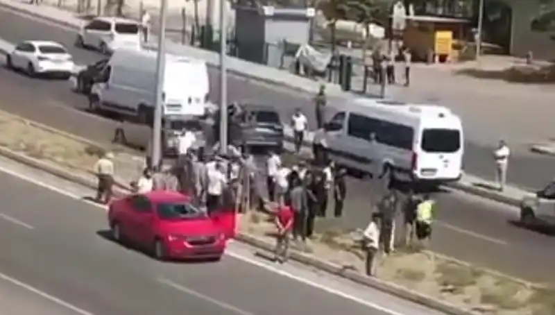 Yolun Karşısına Geçen Yayaya Otomobil Çarptı: Kazanın Ayrıntıları