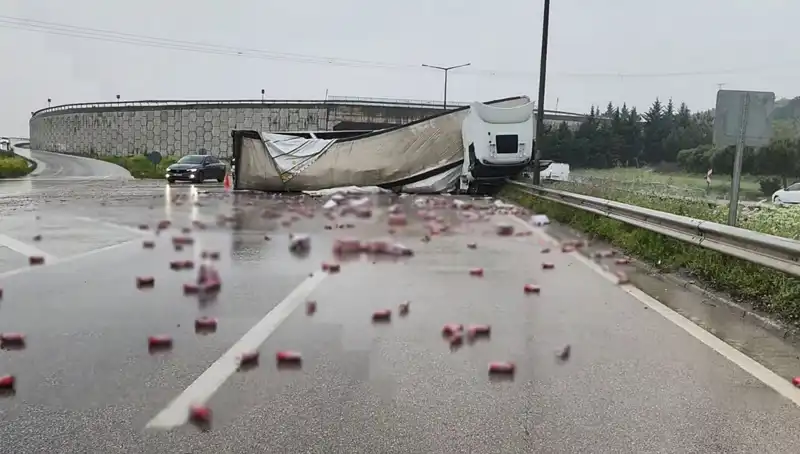 TIR Kazası: Yolda Yaşanan İçki Saçılması Olayı Panik Yarattı