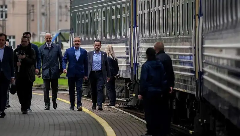 Dışişleri Bakanı Fidan, Ukrayna'daki Kritik Temaslarını Tamamladı!