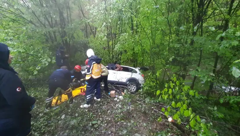 Direksiyon Kontrolü Kayboldu: Ormanda Feci Kaza, Ölü ve Yaralılar Var