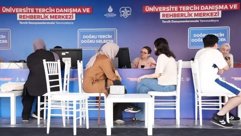 İstanbul'da 24 Adreste "İBB Tercih Danışma ve Rehberlik Merkezi" Kuruldu!