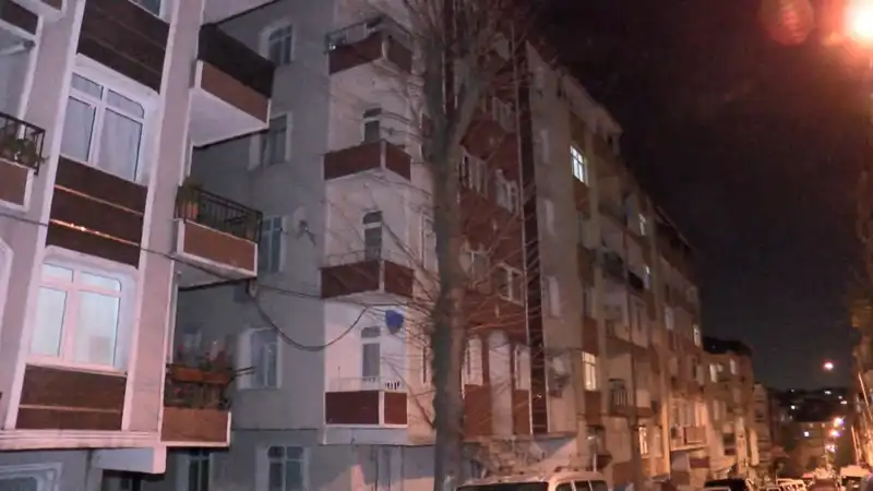 Altı Katlı Apartmanda Yaşanan Koşuşturma: Kolonlardan Gelen Sesler Panik Yarattı