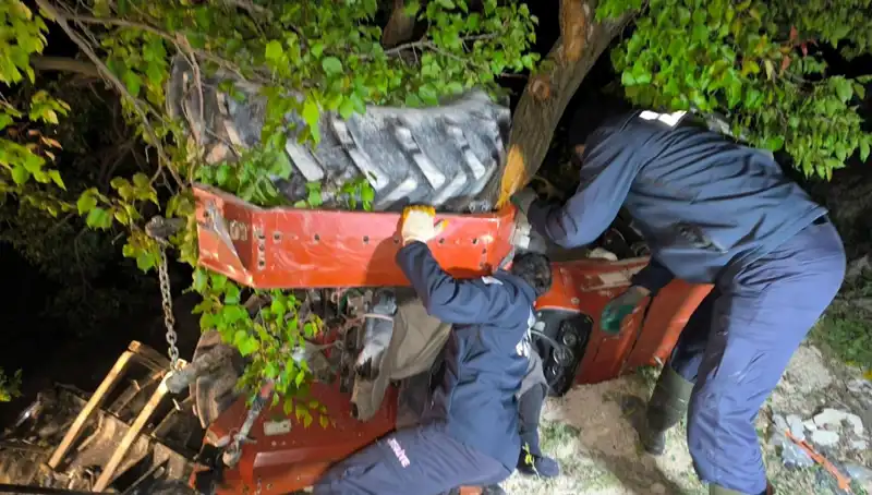 Kontrolden Çıkan Traktör Devrildi: Korkunç Kaza Hayat Aldı
