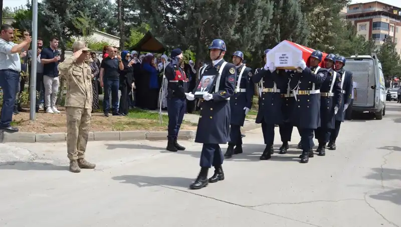 Şehit Ağabeyin Son Yolu: Gözyaşlarıyla Uğurlandı